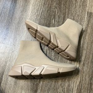 Brand new never worn Steve Madden knit shoes